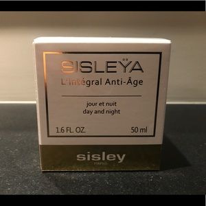 Sisleya L’Integral Anti-Age face cream